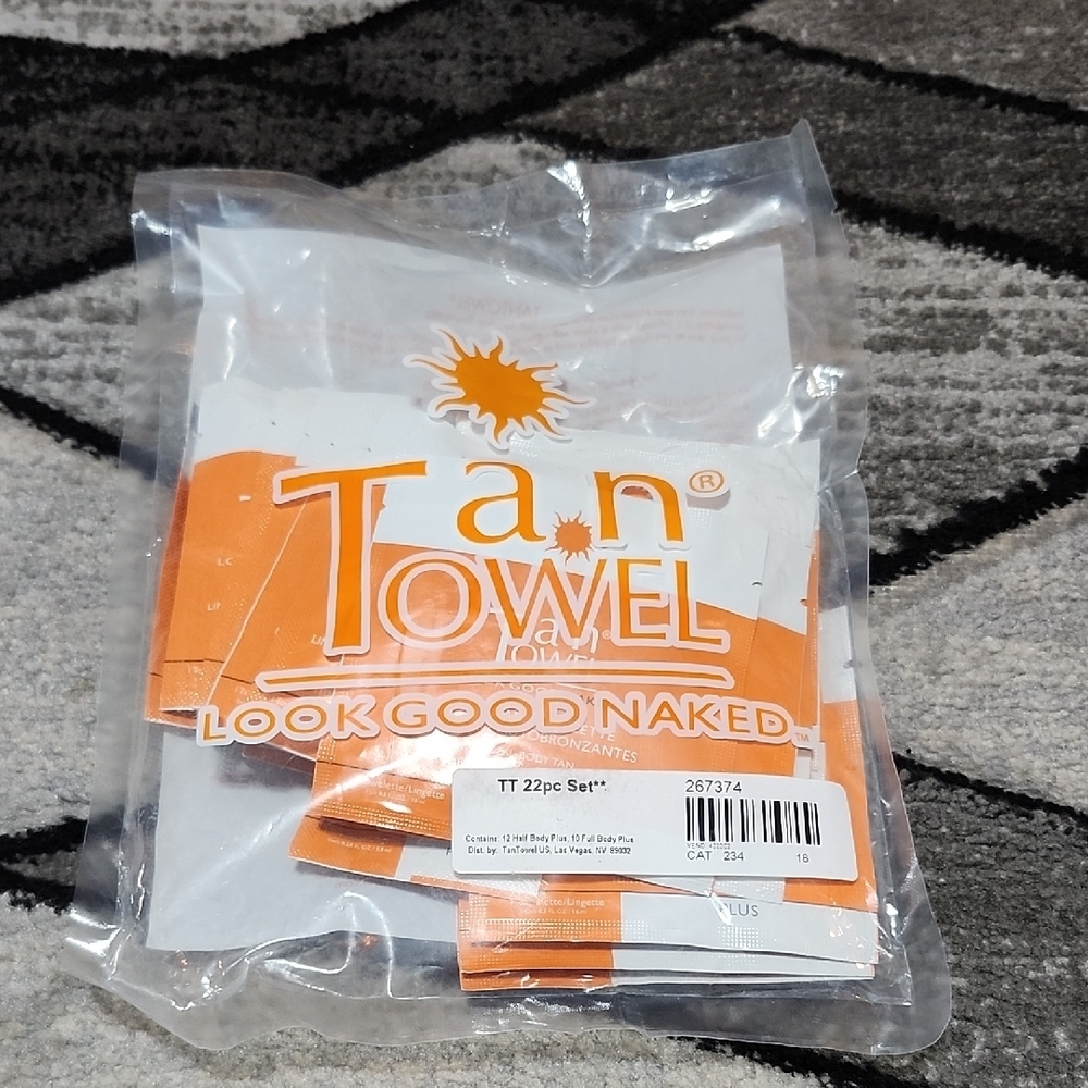 TAN TOWEL 22- PIECE INDIVIDUALLY SELF TANNING TOWELETTS